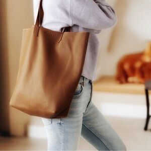 Genuine Italian Leather Shoulder Tote Bag / brown